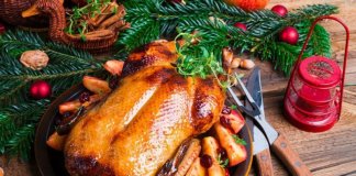 Запечена курка з яблуками Запечена курка з яблуками