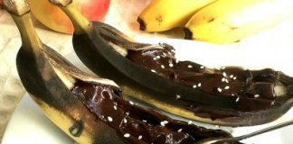 Банани з шоколадом на мангалі Банани з шоколадом на мангалі