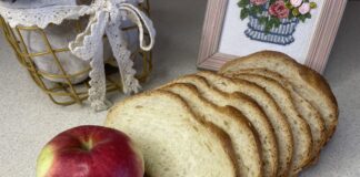 Хліб не буде черствіти тиждень! Яблуко в цьому допоможе Хліб не буде черствіти тиждень! Яблуко в цьому допоможе