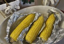 Кукурудза, запечена у фользі Кукурудза, запечена у фользі