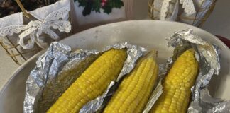 Кукурудза, запечена у фользі Кукурудза, запечена у фользі