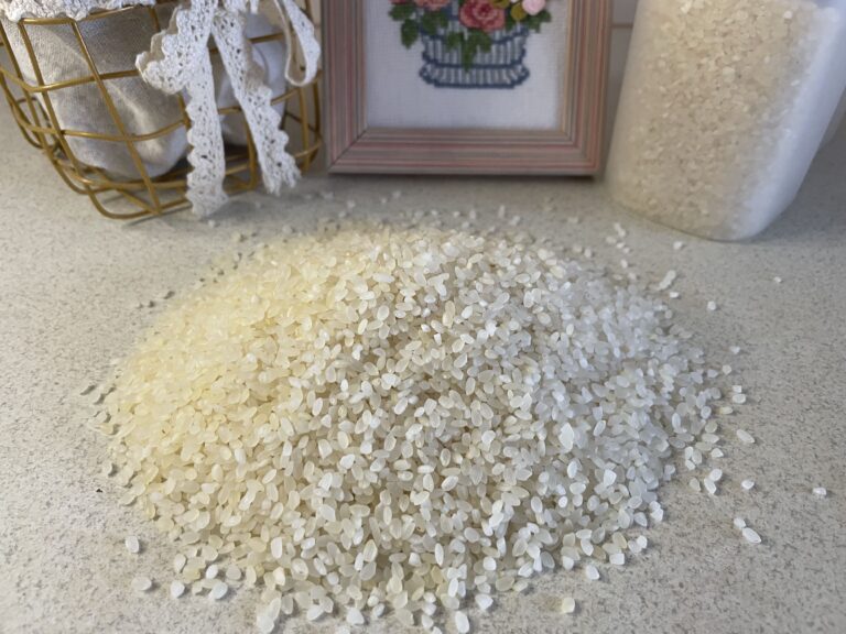 У яку воду кидати рис: у холодну чи киплячу?