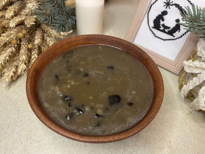 Грибна підлива з сушених грибів на Святвечір