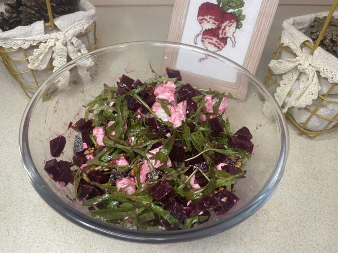 Salat z buryaka i fetu 🥗 Салат з буряка і фети – легкий та корисний рецепт
