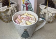 Снігова бомбочка з цукрової вати Снігова бомбочка з цукрової вати